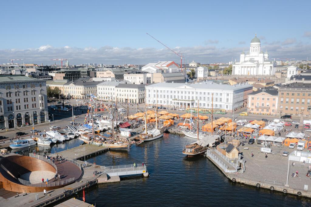 Helsinki City Hall and the nearby area.