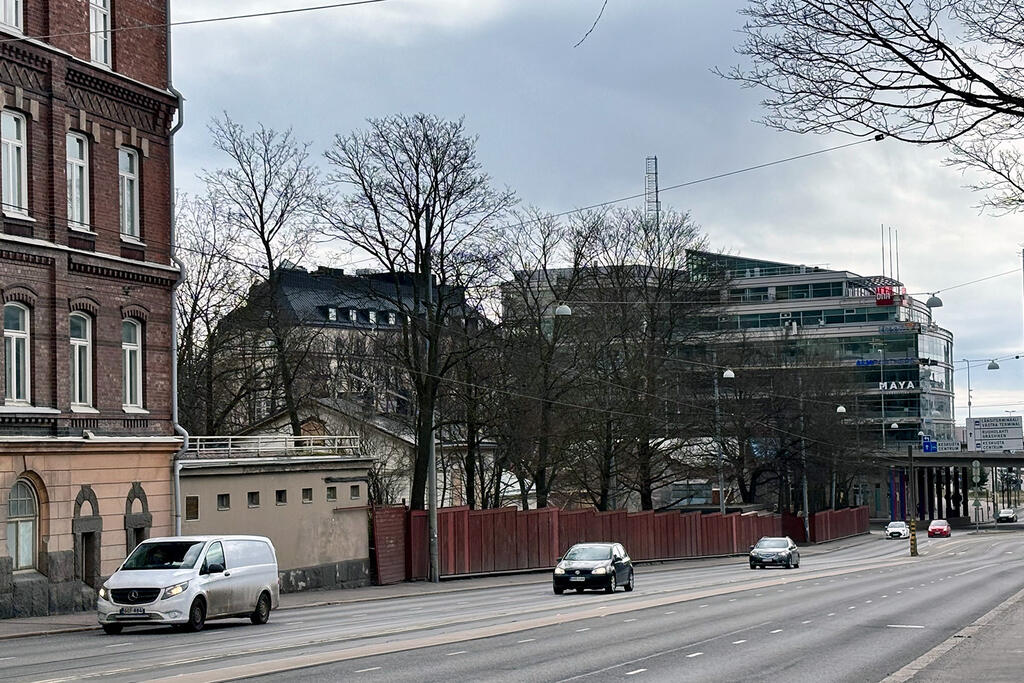 Pedestrian and cycling routes will be upgraded in Mechelininkatu during 2024. Photo: Jukka Hakola