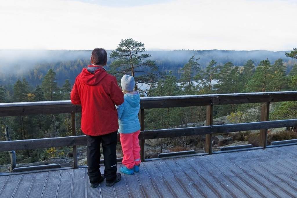 Noux nationalpark är tillsammans med Noux sjöhögland huvudstadsregionens viktigaste rekreationsmål och närliggande vildmark.  Bild: Jussi Helimäki