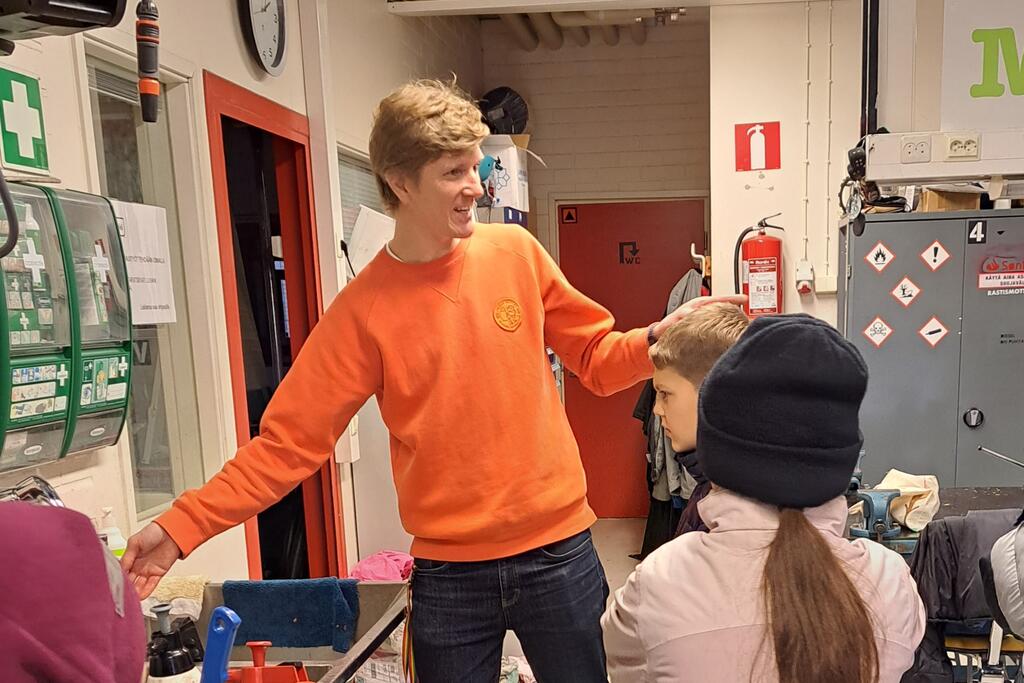 Andreas Laurent har nyligen även börjat hålla cykelverkstäder i andra svenskspråkiga skolor. Han hoppas på att konceptet ska få fäste i fler skolor runtom i stan.