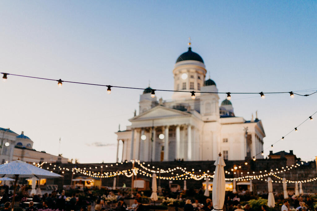 The public is invited to watch the live broadcast of the MICHELIN Guide Nordic Countries Ceremony on 27 May at a grandstand to be erected in Helsinki’s Senate Square.  Photo: Camilla Bloom, Kaupunkitilat
