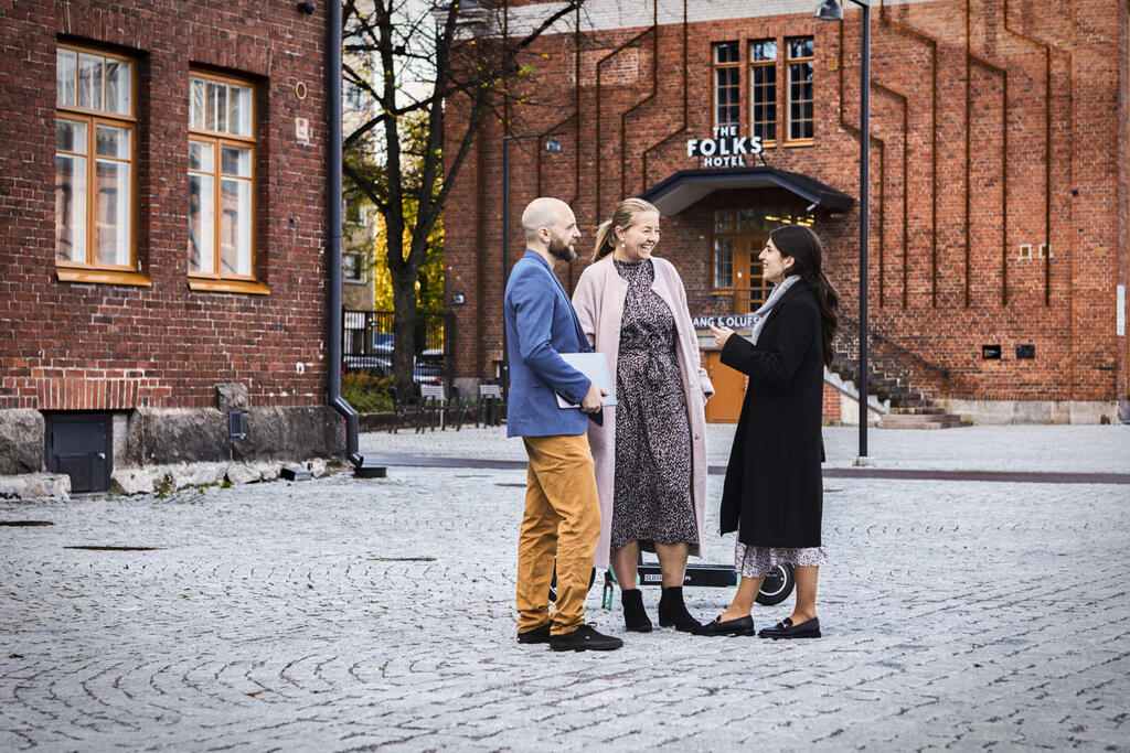 The old locomotive sheds in Konepaja have been renovated for new uses and new businesses have been attracted to the area through infill development. Photo: N2 Albiino / Marek Sabogal / Helsinki Partners