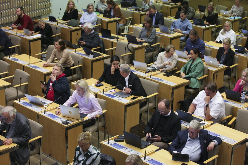 Helsingin kaupunginvaltuuston kokoustaa