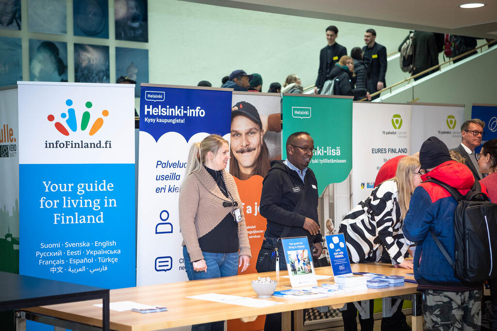 In April, around 2,000 jobseekers who had moved to Finland from abroad and 38 employers participated in the Work for You recruitment event at the City Hall.  Photo: Kaimana