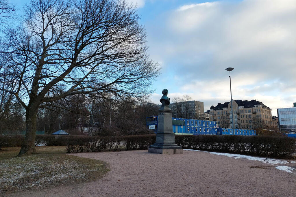 Kaisaniemenpuisto palaa korjausten myötä vähitellen entiseen loistoonsa kaupungin eräänä tärkeimmistä viheralueista. Kuva: Juha Raisio