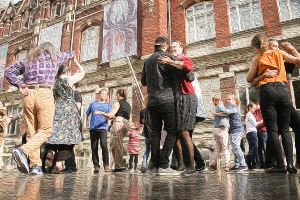 På evenemangsscen för sommargatorna ordnades gatudansbanedanser redan på sommaren 2023. Bild: Lauri Jäntti