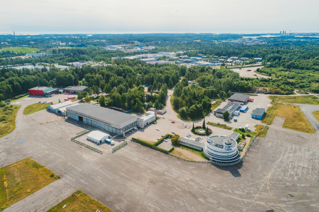 Flygfoto från Malms flygfält. Bild: Lauri Rotko