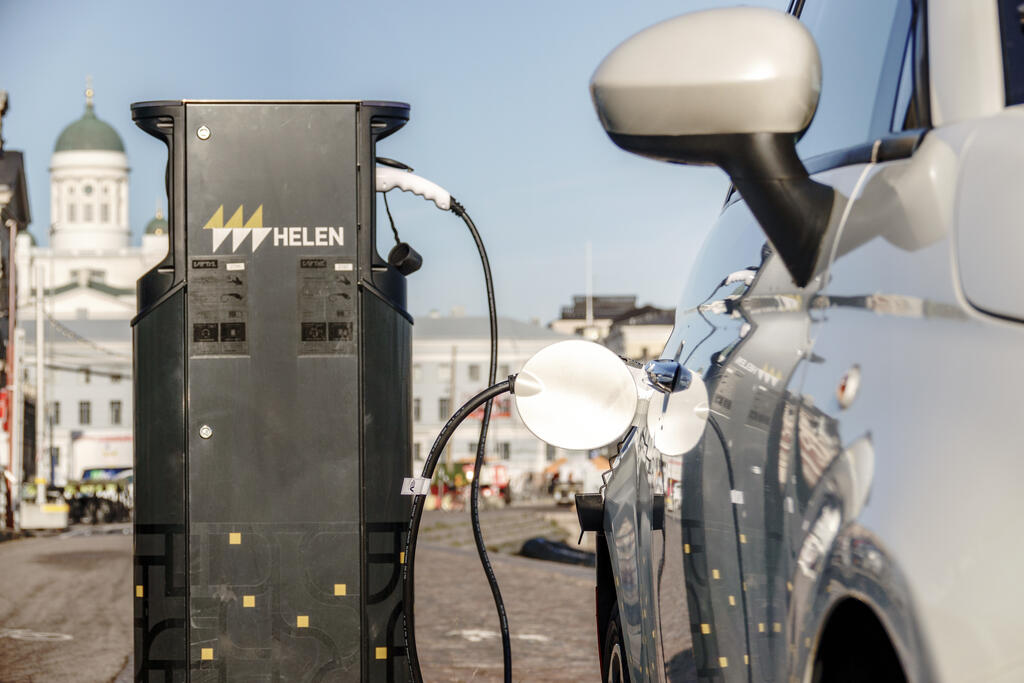 Osana Hiilineutraali Helsinki -ohjelmaa selvitetään, millaisia uudistuksia voitaisiin toteuttaa, jotta liikenteen päästöt vähenisivät nykyistä nopeammin. Kuva: Maija Astikainen / Helsingin kaupunki