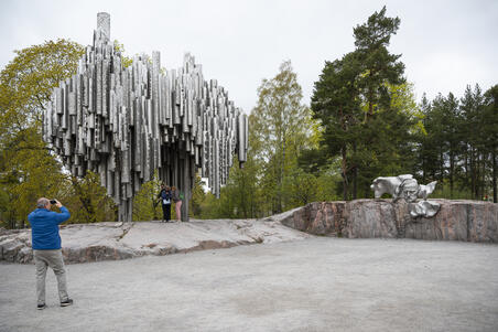 Sibelius-monumentti Sibeliuksenpuistossa.