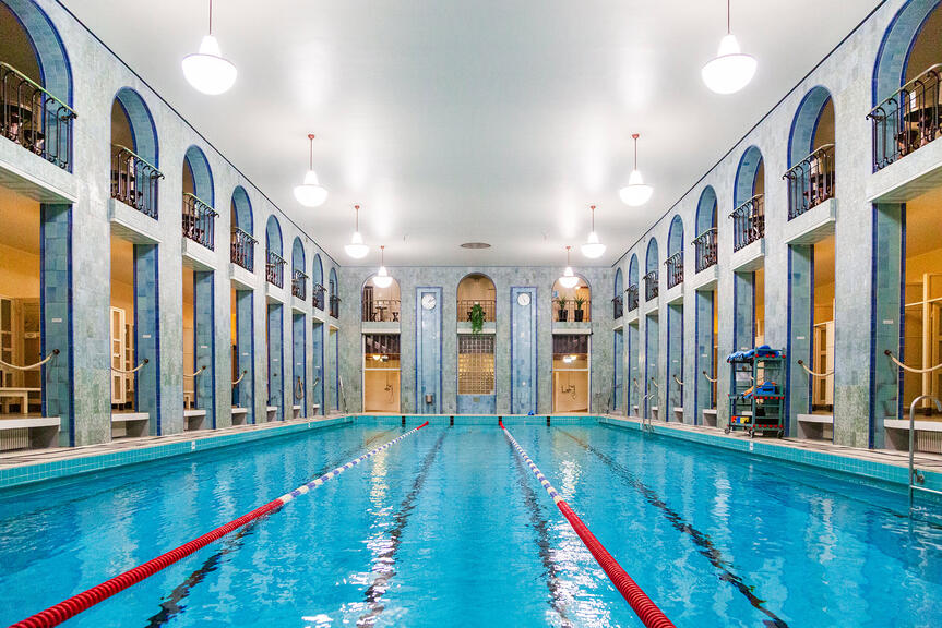 Yrjönkadun uimahalli.