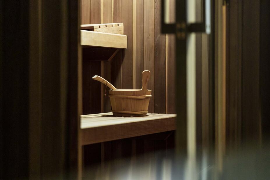 Saunan lauteet ja kiulu.