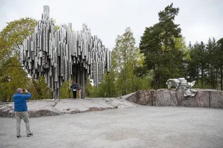 Sibelius-monumentti Sibeliuksenpuistossa.