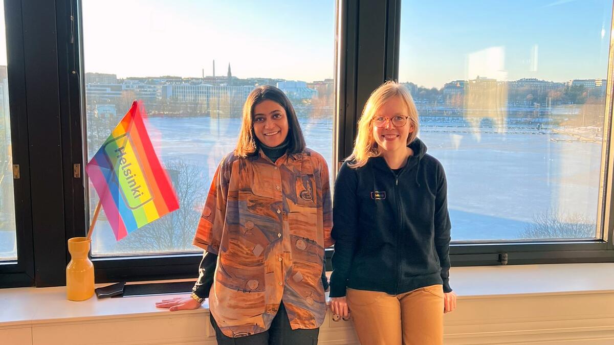 Radhika Motani (left) and Sabine Maselkowski studied international interns' experiences at the City of Helsinki. Kuva: Meri Koskinen