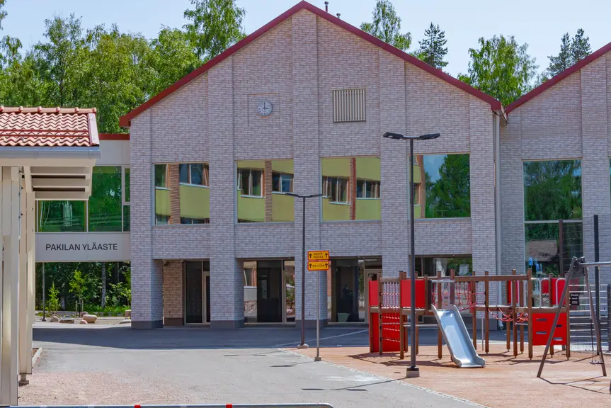 Pakilan yläasteen koulu