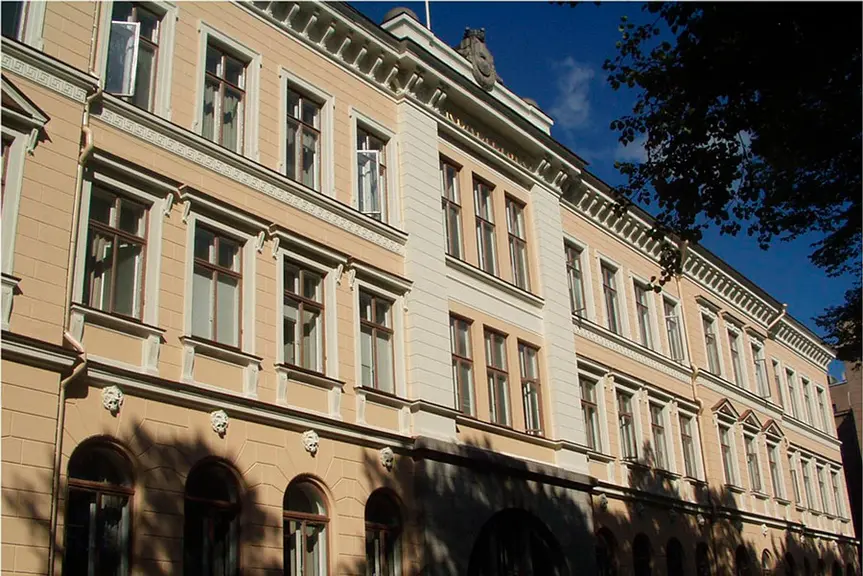 Koulun julkisivu