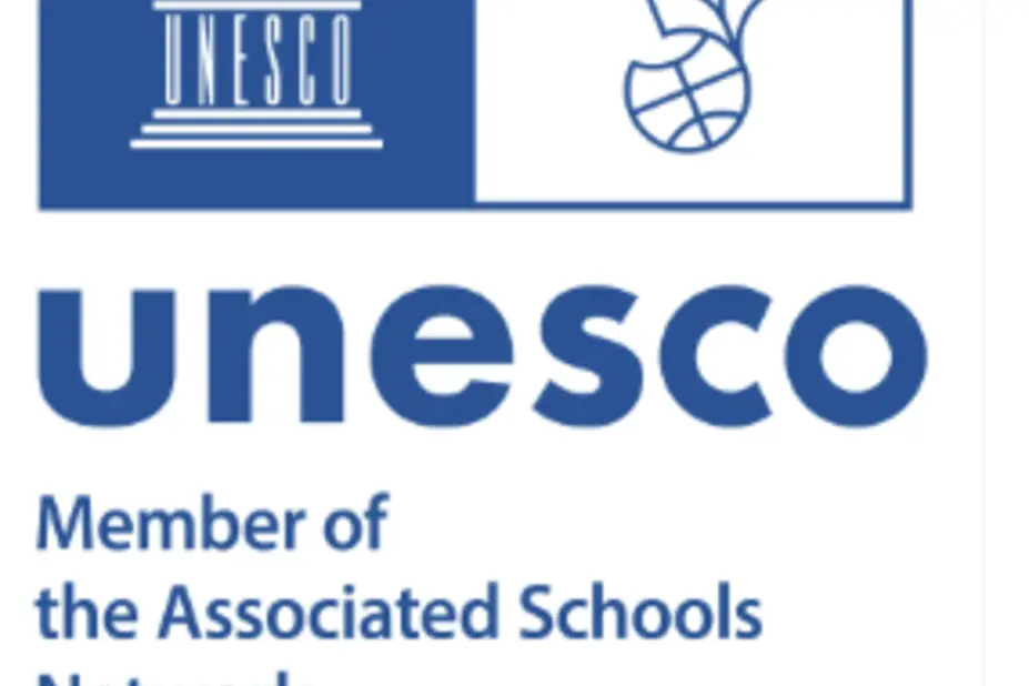 Unescon kouluverkoston logo.