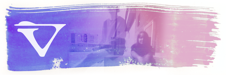 Kuvituskuvana siveltimenveto, jonka sisältä kuultaa koulun seinää ja sen edelle kaksi opiskelijaa.