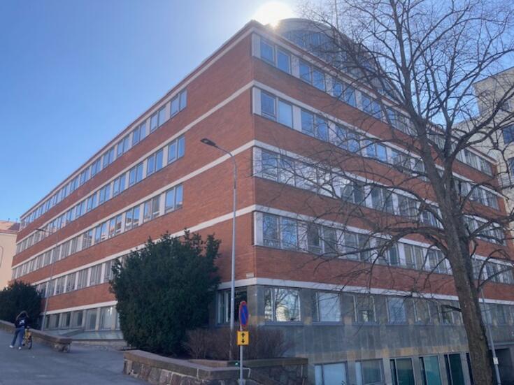 Helsingin kuvataidelukion tilat Siltavuorenpenger 10:ssä.