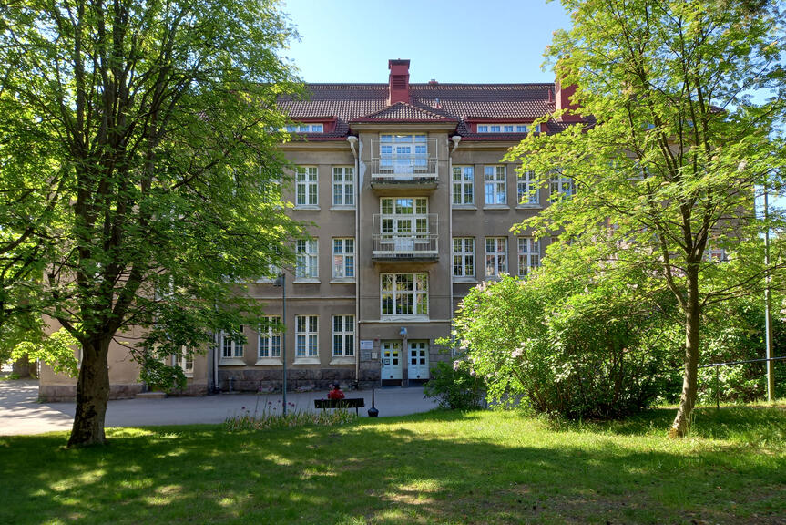 Auroran sairaalarakennus.