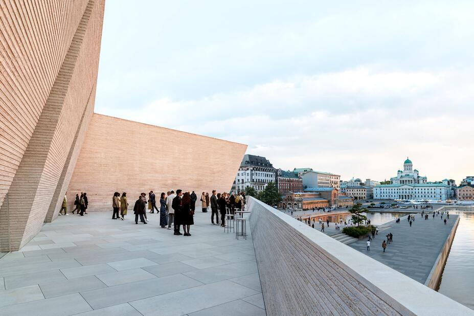 Havainnekuva uuden arkkitehtuuri- ja designmuseon terassista.