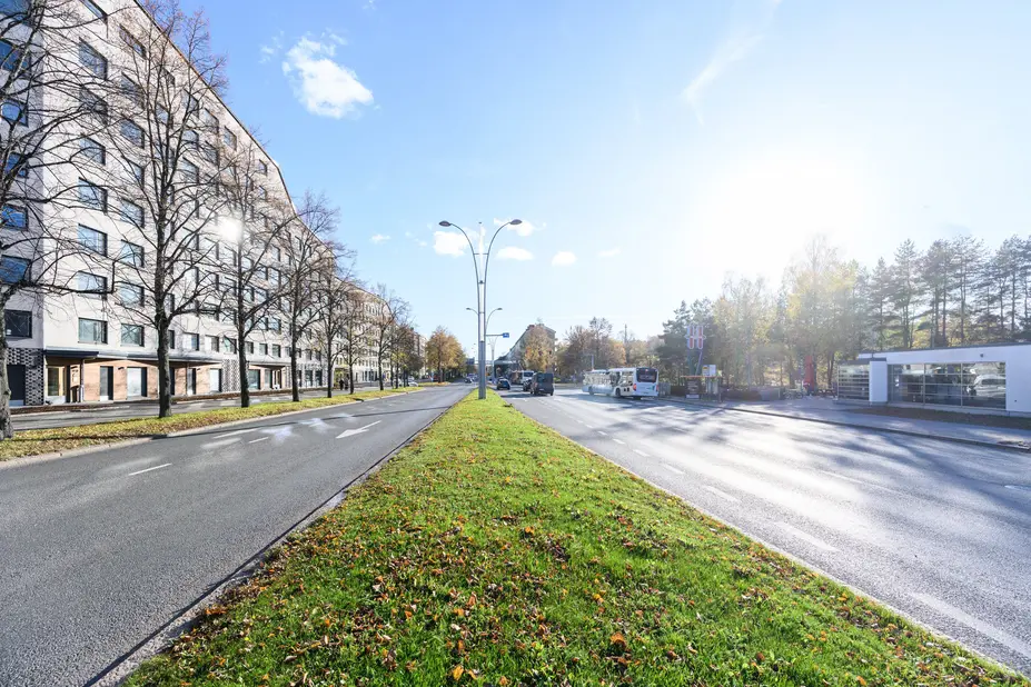 Munkkiniemen liiketilat eteläpuoli