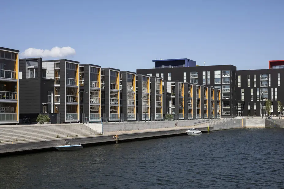 Kerrostaloja Jätkäsaaren Saukonpaaden alueella.