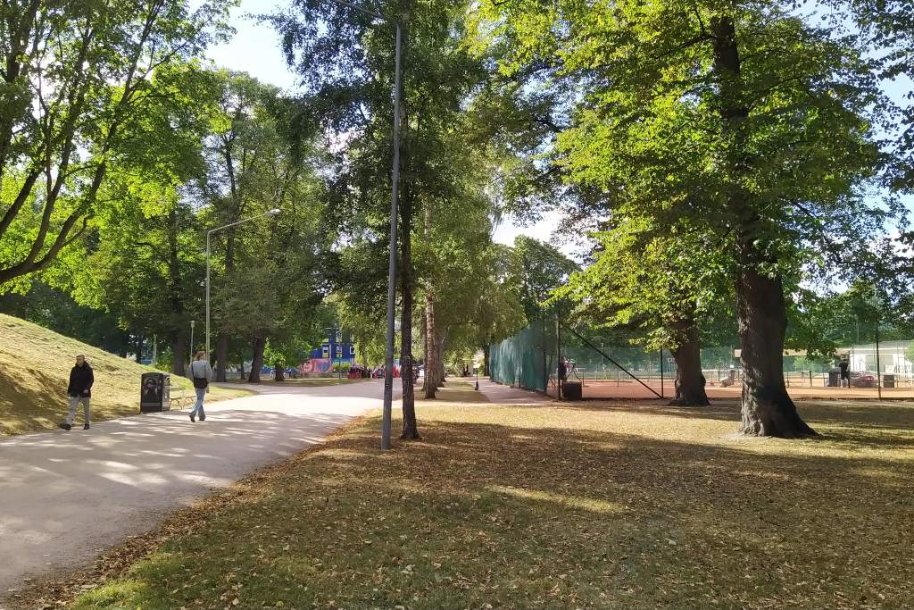 View of Kaisaniemi Park.