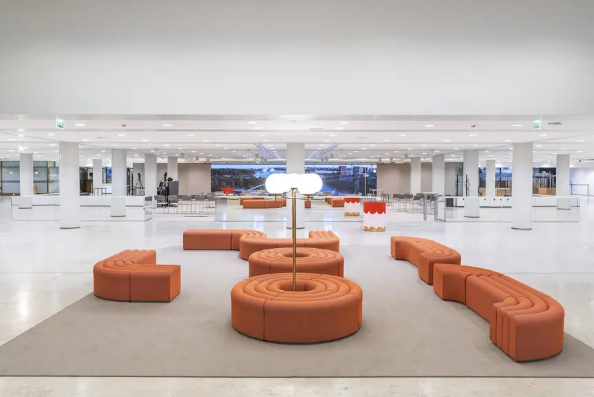 If you are interested in the city and its future, the Event Square in the entrance lobby of the City Hall is the place for you. 