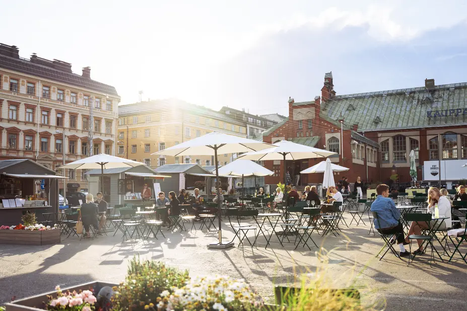 Hietalahdentorin kesäterassi.