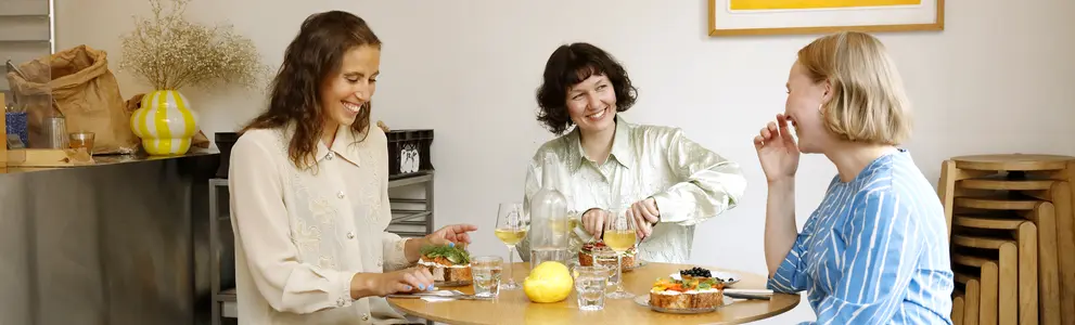 Girls in a Kallio restaurant.