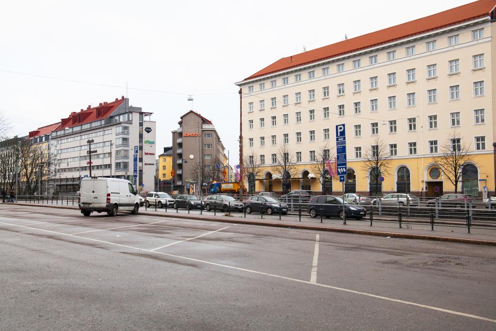 Kamppi: Eteläinen Rautatiekatu 12, 00100 Helsinki, klo 19.00–21.00 Kuva: Virpi Velin
