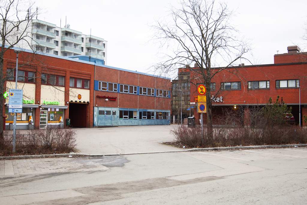 Puistola: Ajurinaukio 3–5, 00750 Helsinki, klo 12.00–14.00. Kuva: Virpi Velin