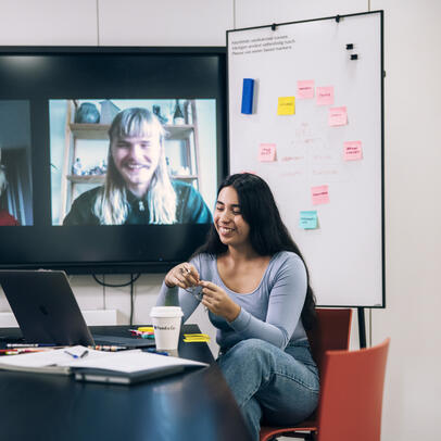 Videopalaveri käynnissä.