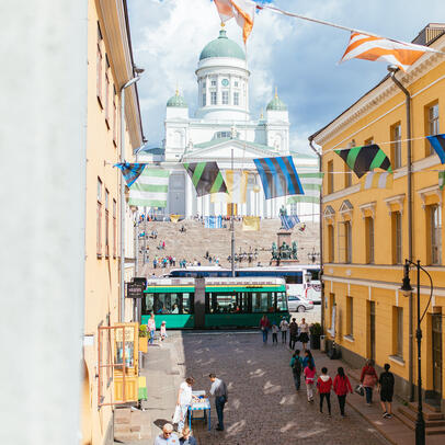 Helsingfors domkyrka och Sofiagatan.