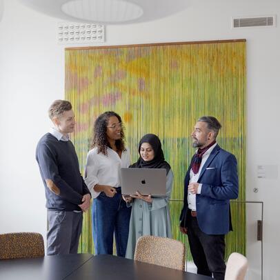 Yhdessä työskentelyä.